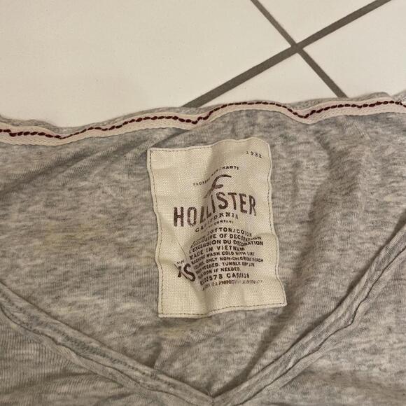 Hollister Co. Women's Grey and Cream Shirt - Picture 2 of 3